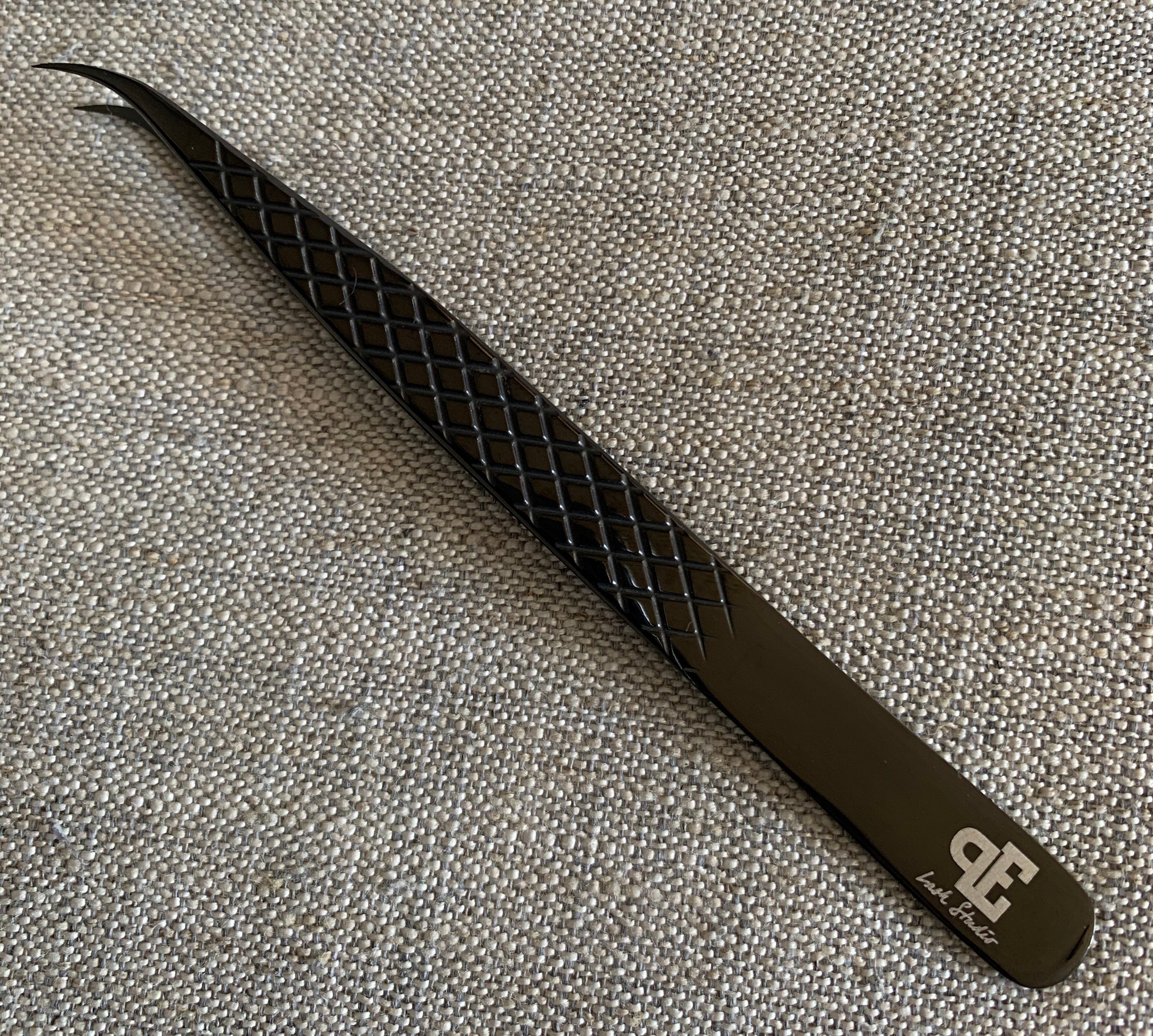 R11 Volume Tweezer - Black Chrome